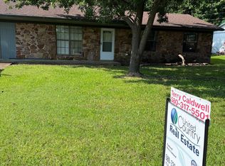 804 E Bissell St, Hugo, OK 74743