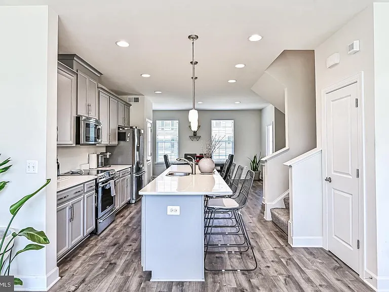 13821 Litespeed Way — Photo 9
