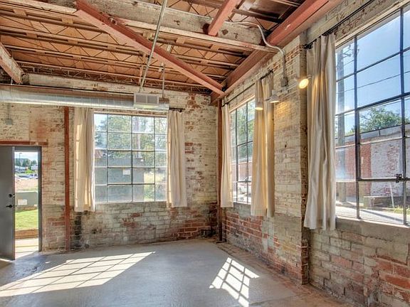 3rd image of 202 Bradley St