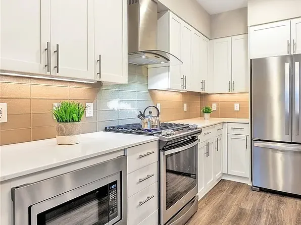 13933 NE 15th Ct #24, Bellevue, WA 98005