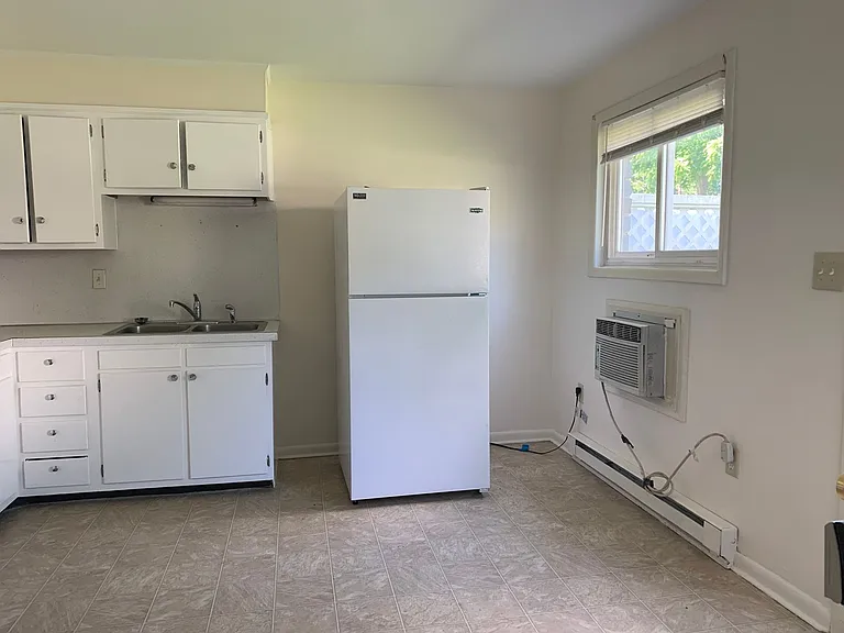 101 Sunset Ave — Photo 3