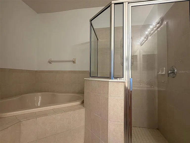 4530 Amberly Oaks Ct — Photo 24
