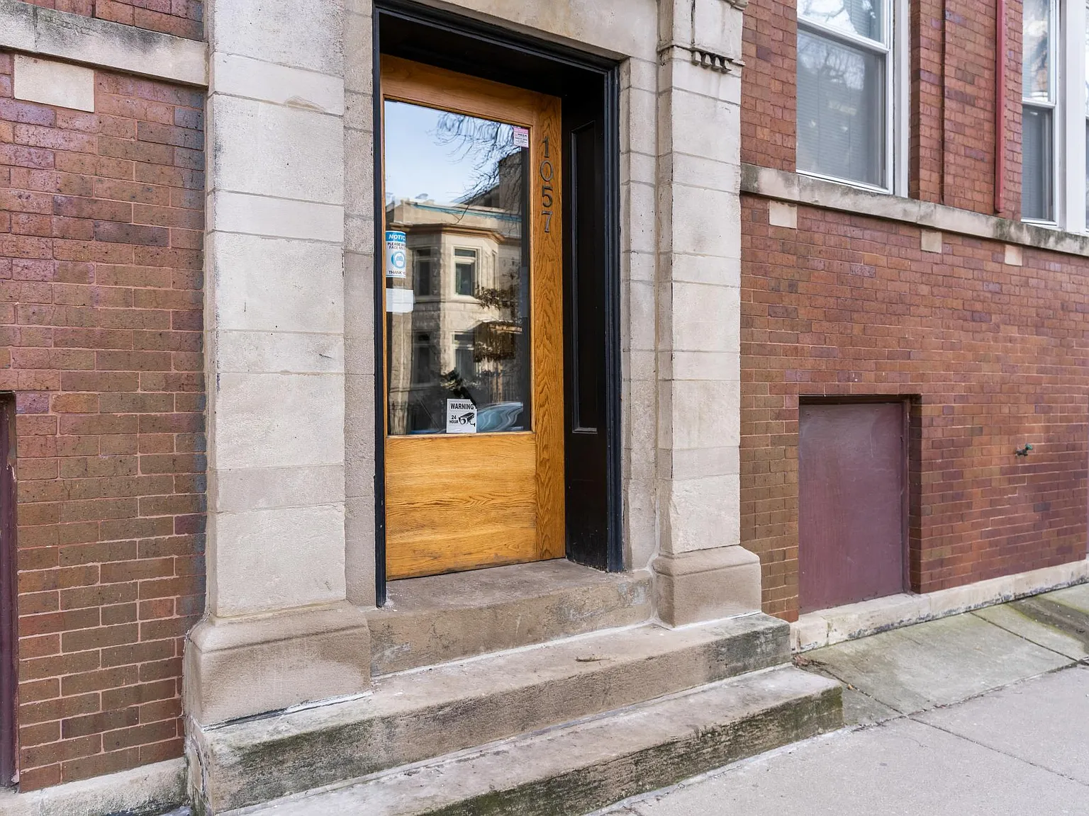 2 bed, 1181 sqft, $2,600 — Photo 2