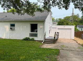 1643 Haslett Rd, East Lansing, MI 48823