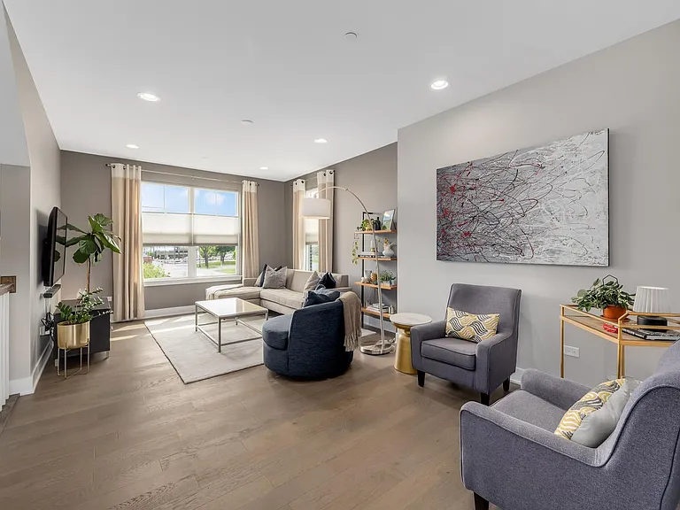 450 Bluff Ave — Photo 11