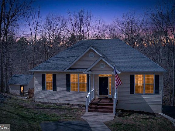 2nd image of 18 Chickasaw Pl