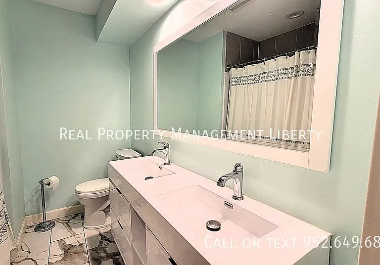 1021 Fremont St — Photo 10