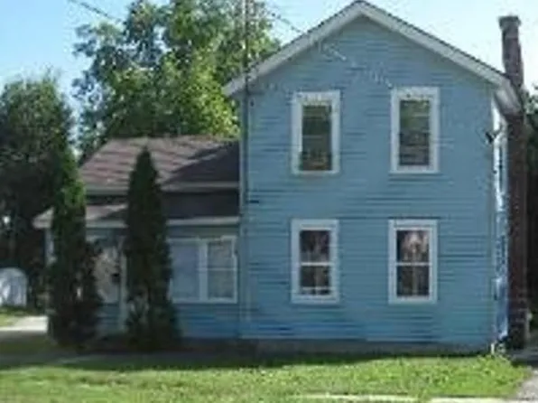 109 McComb St, Harvard, IL 60033