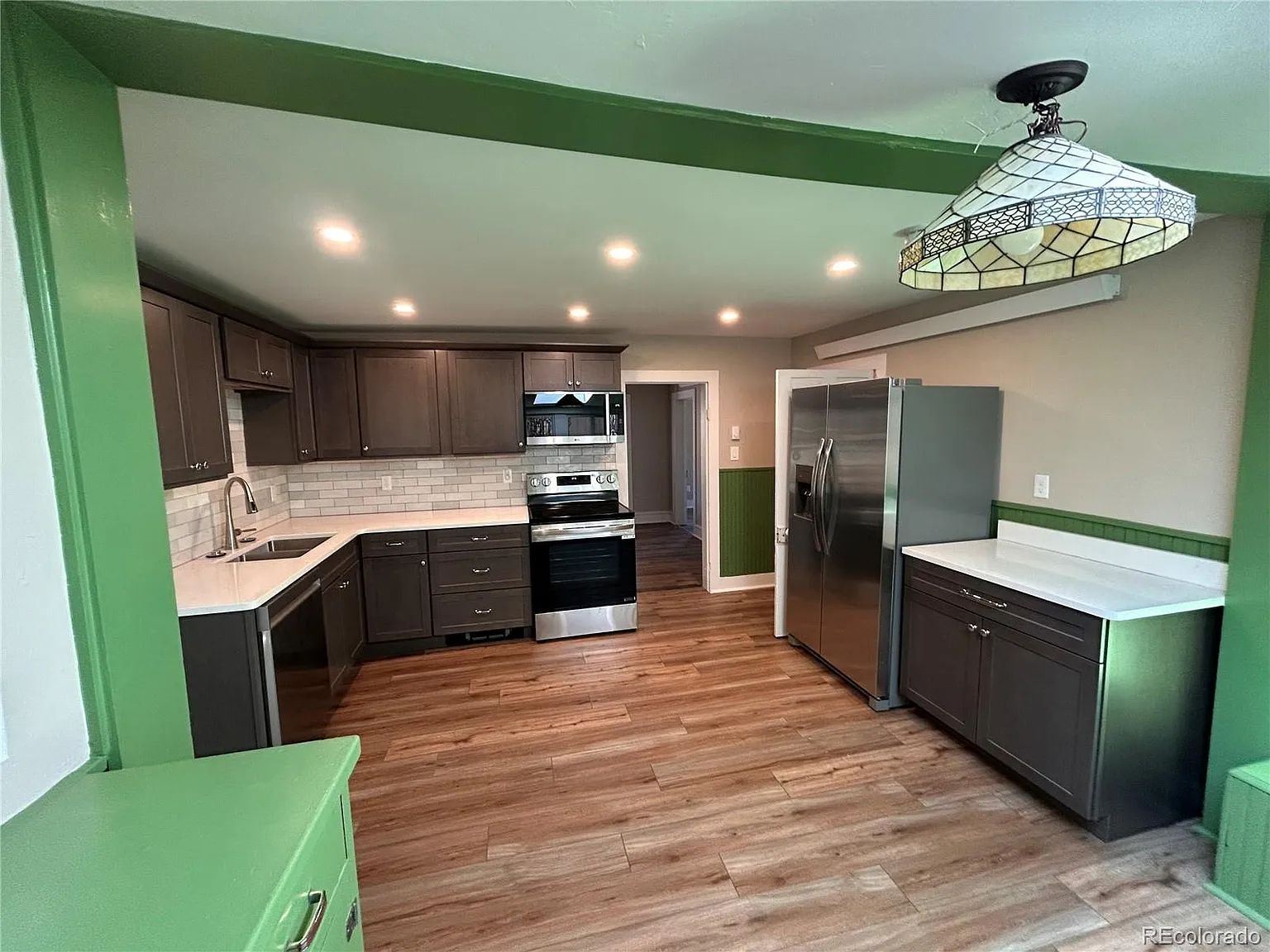 2 bed, 944 sqft, $2,500 — Photo 2
