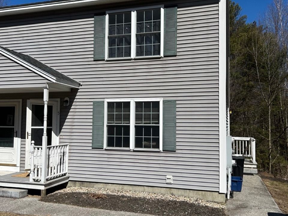 5 Pice Crest Circle - right side of duplex