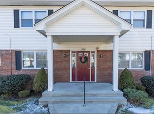 120 Colonial Cir UNIT B, Chicopee, MA 01020