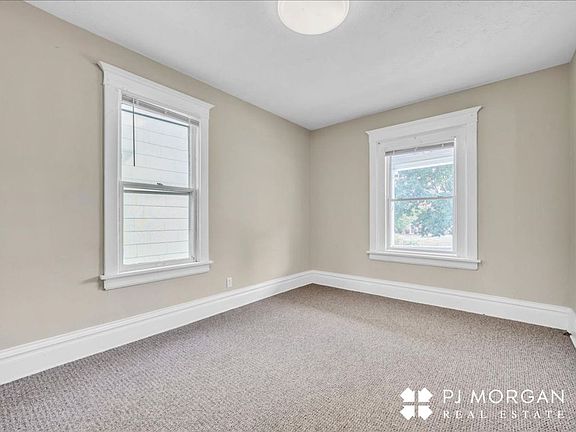 5th image of 4826-4628 Webster St