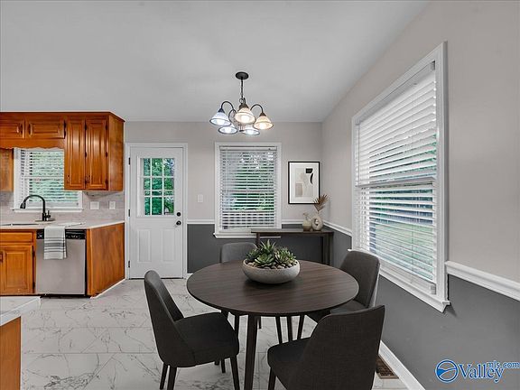 4th image of 307 Big Oak Ln