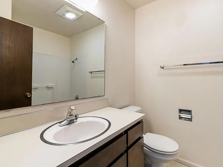 5721 Hendrickson Ave — Photo 8