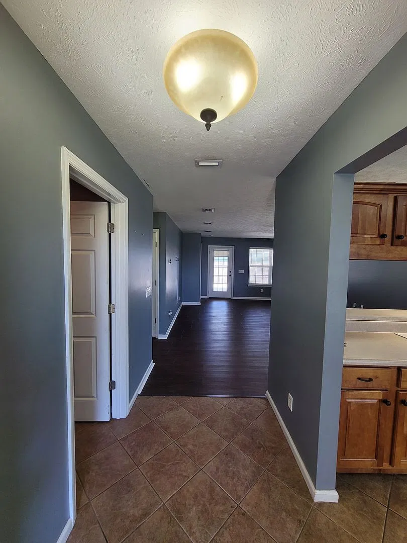 Callaway! Large Corner lot 3 bedroom 2 bath 2 car garage! — Photo 3