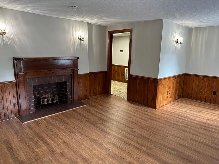 1260 Andrews Rd — Photo 3