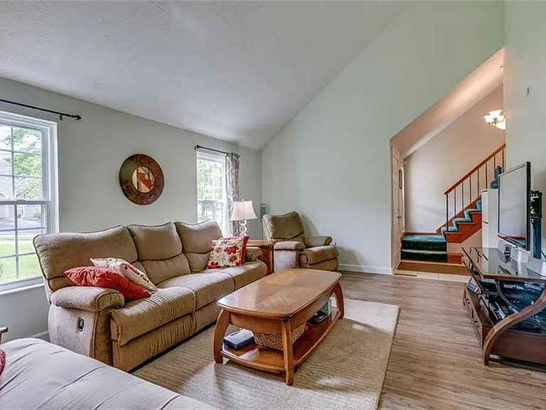 2592 Grouse Rdg #A — Photo 3