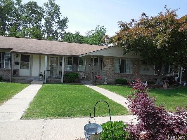 1st image of 61041 Heritage Blvd #4