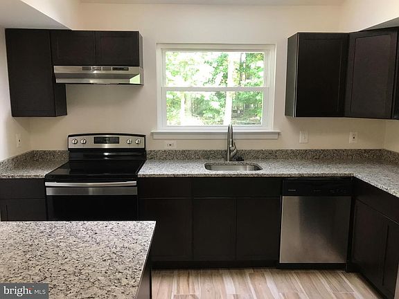4th image of 6931 Deer Run Dr
