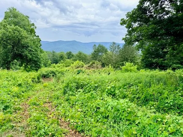 510 Center Street, Pownal, VT 05261