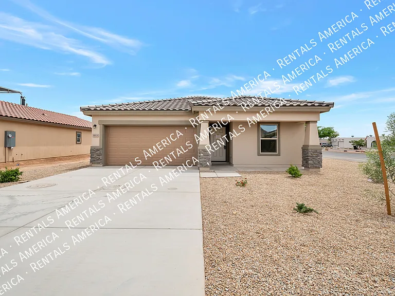 8013 S Namaka Dr — Photo 2