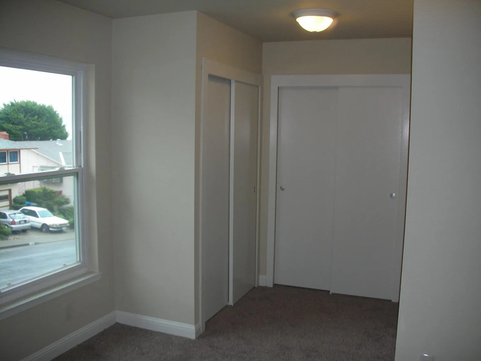 135 Lake Dr — Photo 3