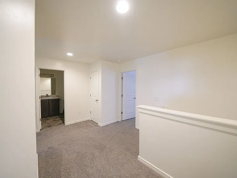 3243 S Fossil Hills Dr — Photo 4