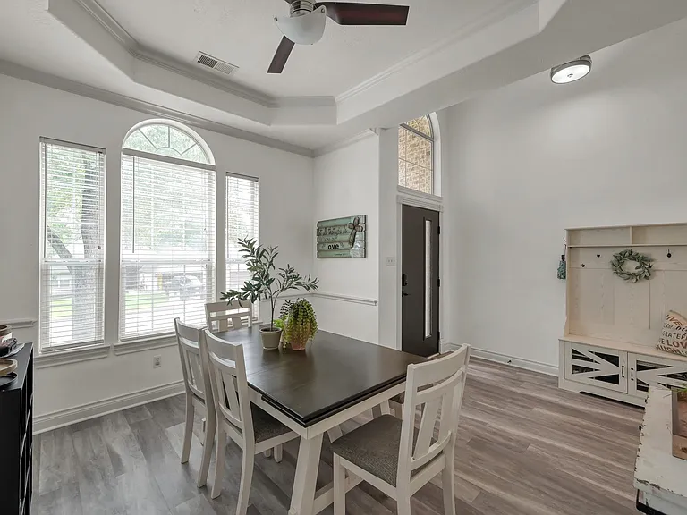 3215 Canterbury Ln — Photo 22