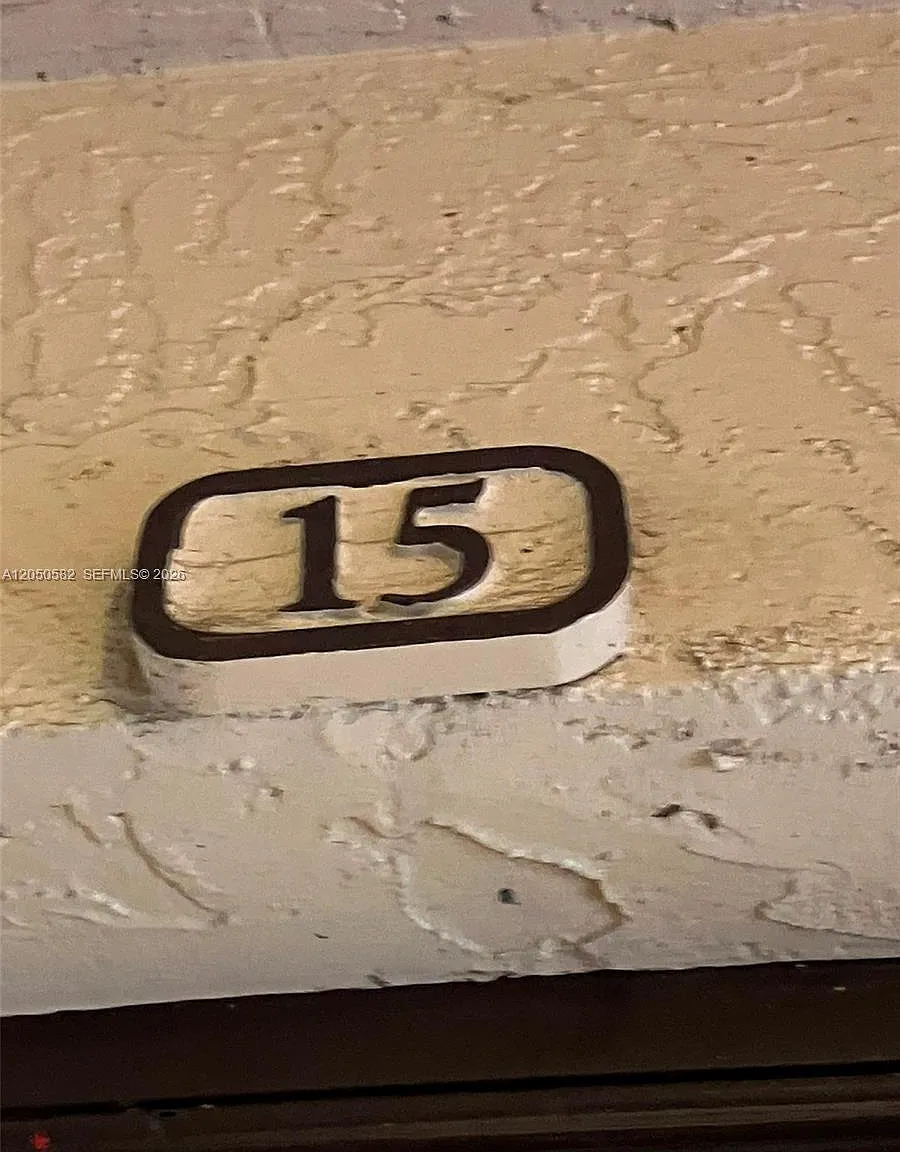 Palm Aire Gardens Condo — Photo 1