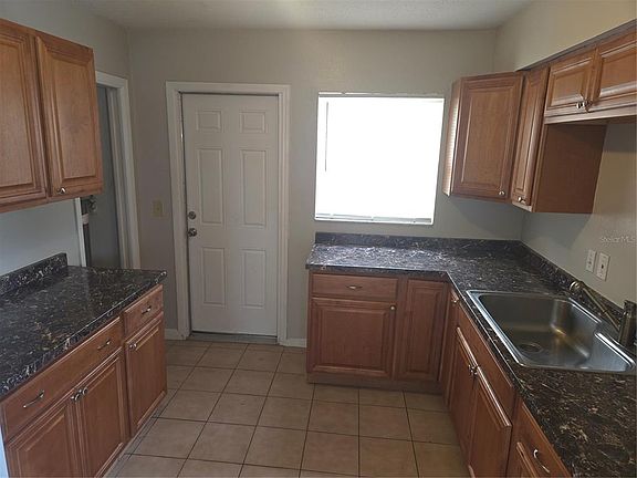 3rd image of 1741 Trotter Rd #A