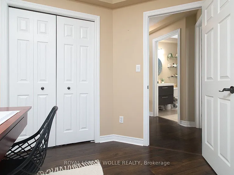 511 Victoria Rd N — Photo 29