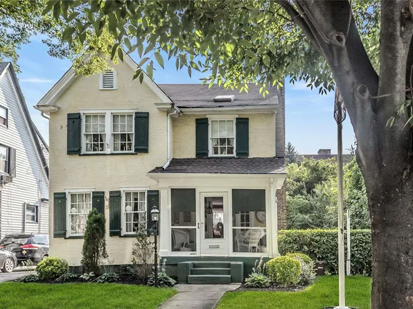 8421 117 Street, Richmond Hill, NY 11418