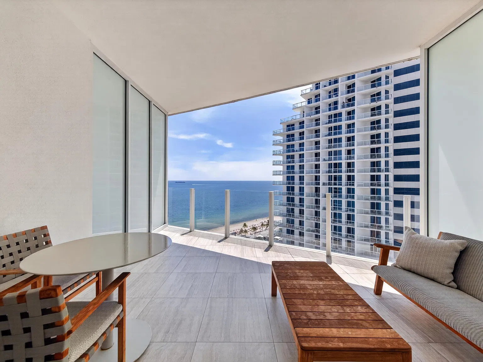 Four Seasons — Photo 1