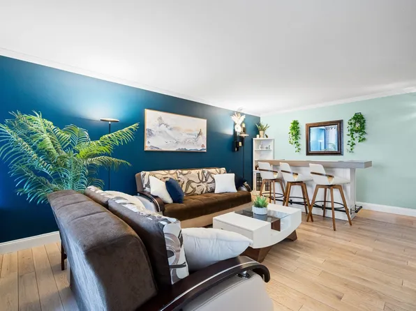 9060 Palisade Avenue image 1 of 32