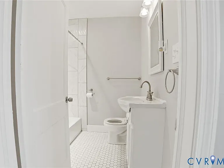 308 Maple Ln — Photo 7