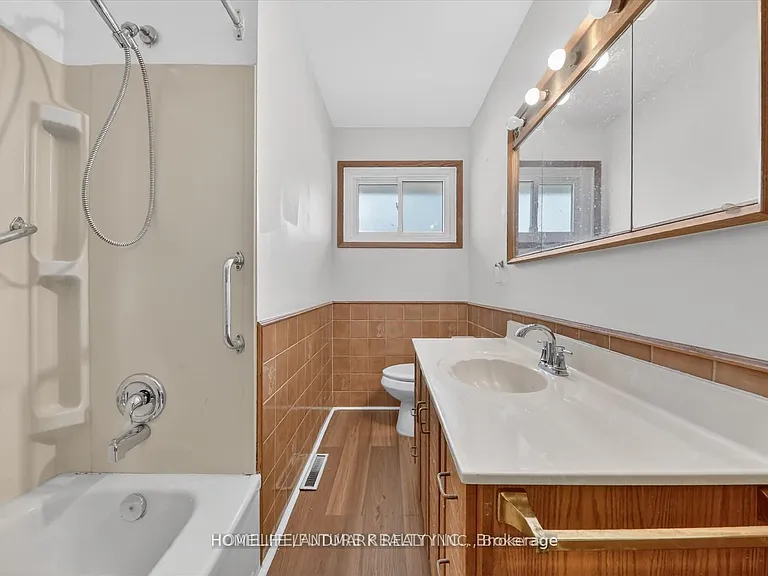 146 Oriole St — Photo 6