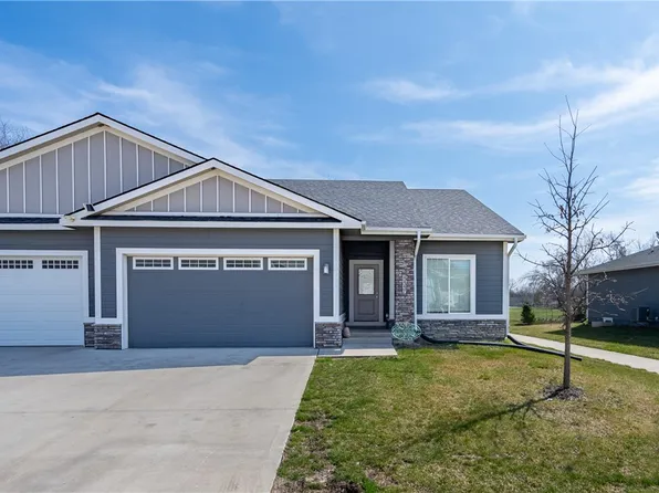 4447 Lower Beaver Rd, Des Moines, IA 50310