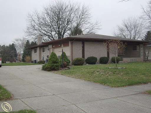 2nd image of 5565 Falmouth Dr