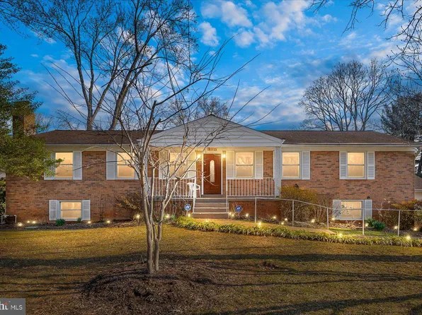 3003 Rayjohn Ln, Herndon, VA 20171