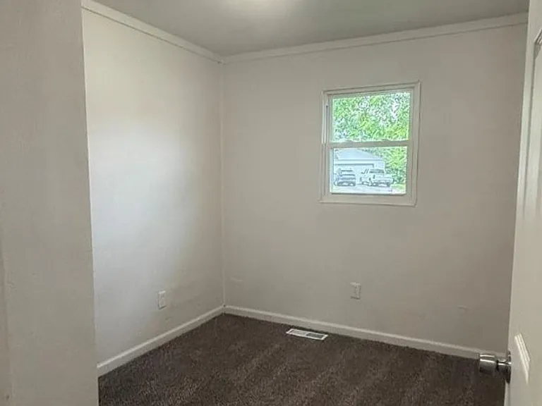 7 Lazarcheff Dr — Photo 7