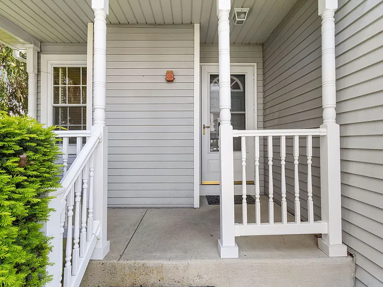81 Kirkwood Dr — Photo 4