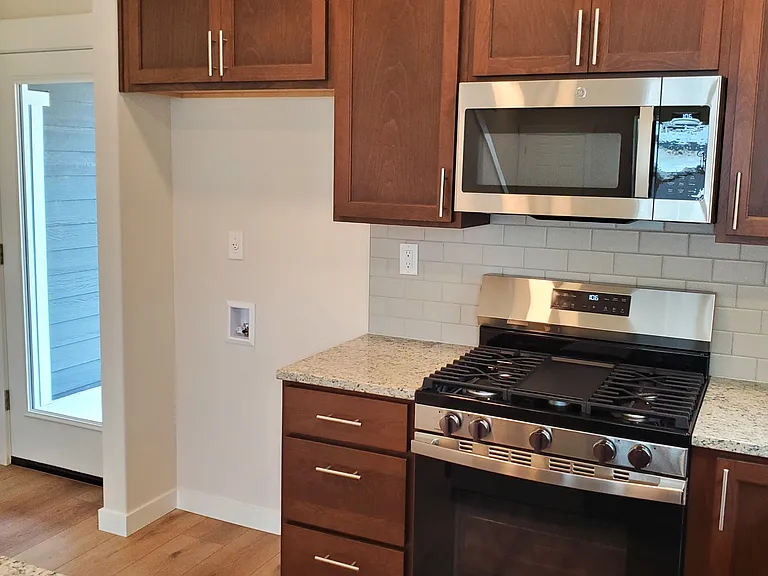 5230 Holly St — Photo 6