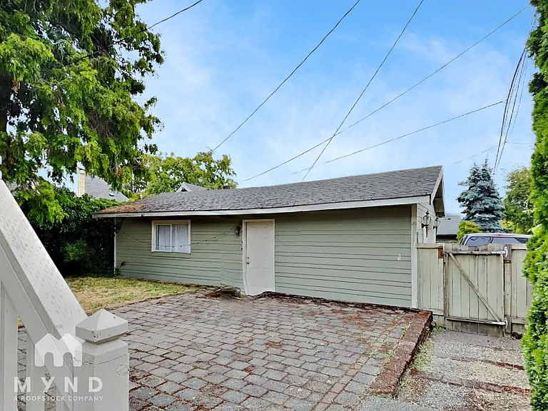 1311 N Alder St — Photo 24