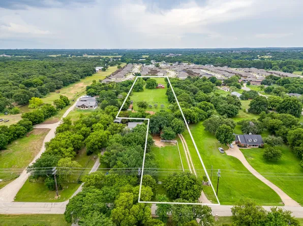 1480 Fox Ln, Burleson, TX 76028