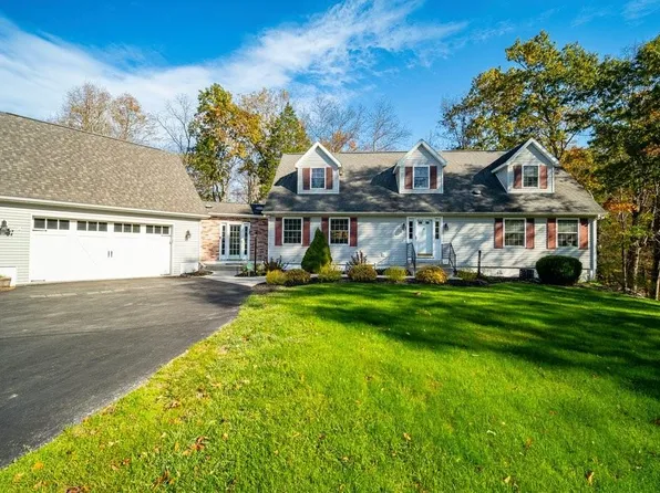 105 York Road S, Bloomingburg, NY 12721