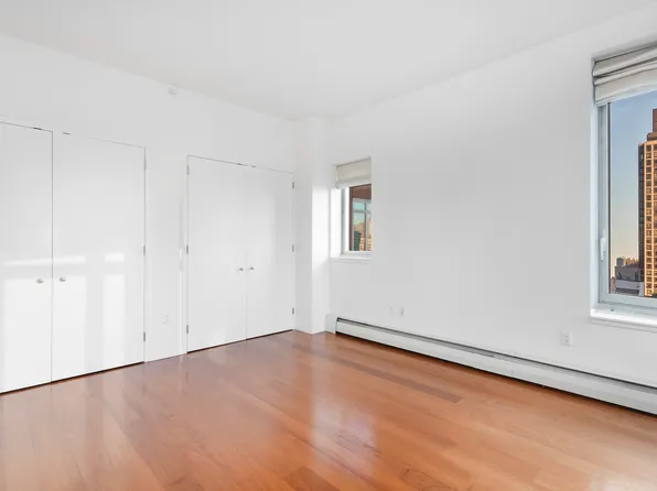 205 East 59th Street image 11 of 30