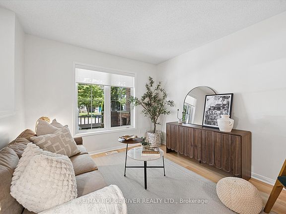 5th image of 37 Burwell St