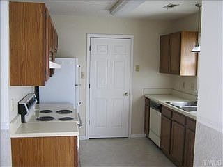 2nd image of 901 Gatehouse Ln