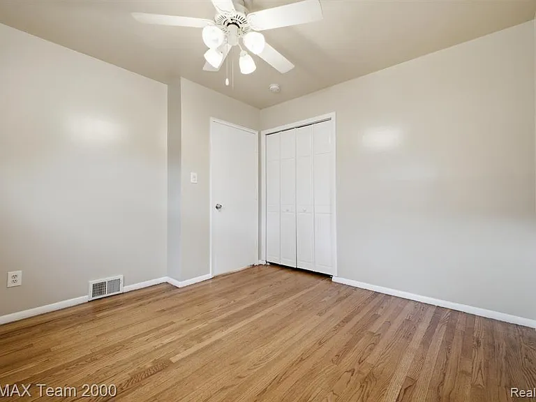 8512 Norborne Ave — Photo 16