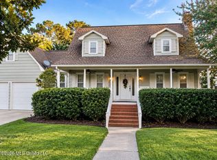 464 Cove Dr, Biloxi, MS 39531